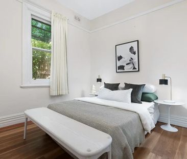 Charming 2 Bedroom Cottage in Balmain Village Location - Photo 4