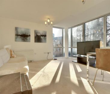 2 bedroom flat to rent - Photo 3