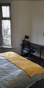 1 bedroom in a house share to rent - Photo 3