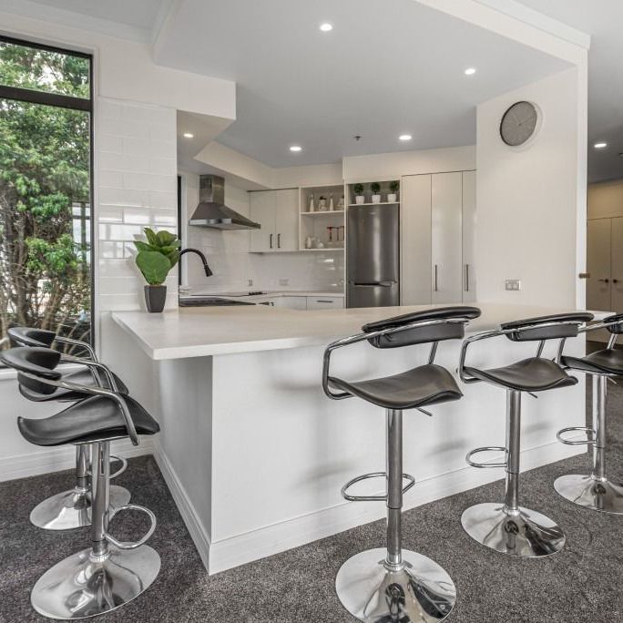 Lifestyle at the Banks!! - Photo 1