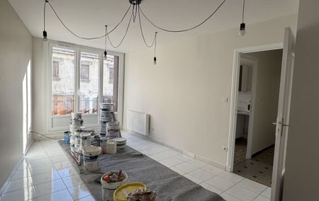 Location Appartement P4 En centre-ville rénové(e) Thiers - Photo 4