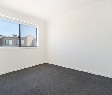 5 Helensburch Passage, Cranbourne West, Vic 3977 - Photo 6