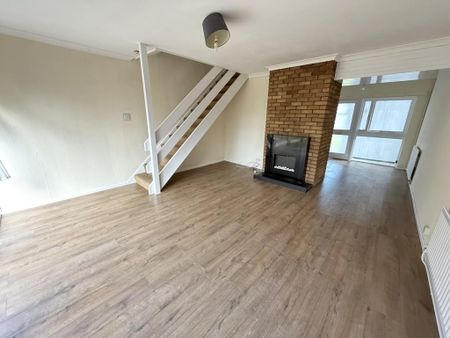 3 bedroom terraced house to rent - Photo 4