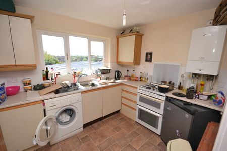 2 bed Apartment for Rent - Photo 2