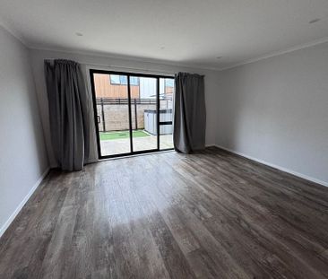 2-Bedroom Townhouse + $200 Gift Card! - Photo 3