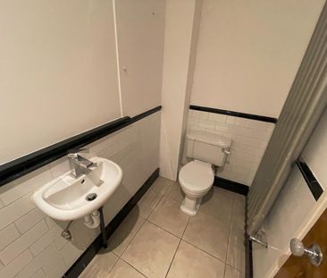 Room in a Shared House, High Road, NW10 - Photo 2