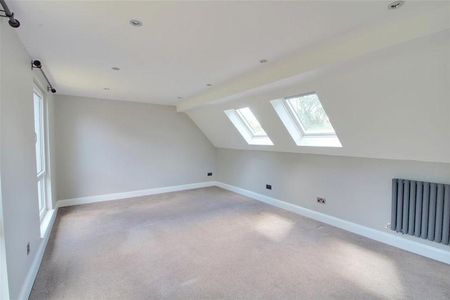 5 bedroom detached house to rent - Photo 3