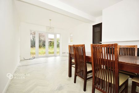 4 bedroom detached house to rent - Photo 4