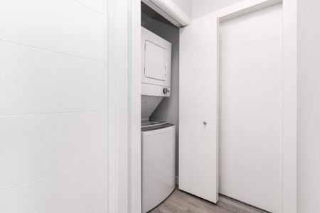 Hub at Pacific Station - Photo 4