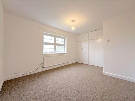 Lodge Park, Claverley, Wolverhampton, Shropshire, WV5 - Photo 3