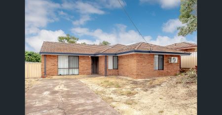 Location is everything! Available now. - Photo 5