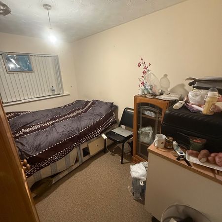 Room in a Shared House, Villiers Close, LU4 - Photo 4