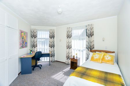 MODERN LIVING WITH VIEWS - Photo 4