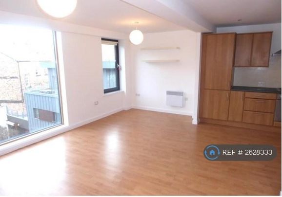3 bedroom flat to rent - Photo 1