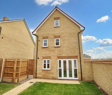 4 bedroom detached house to rent - Photo 2