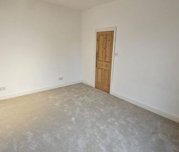 Park Crescent, Armley, Leeds, LS12 3NL - Photo 4