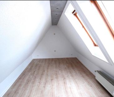 Helle, geräumige 4/5 ZKB EBK Wohnung mit eigenem Eingang ab 02/26 - Foto 1