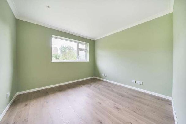 Bledington, Oxfordshire, OX7 - Photo 1