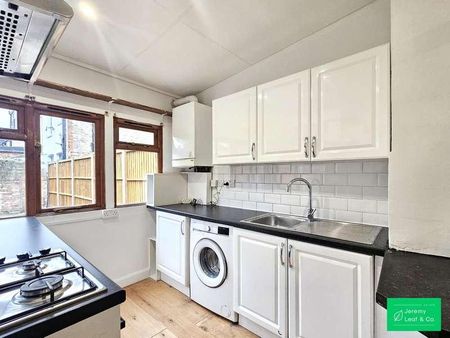 Lewis Gardens, London, N2 - Photo 5