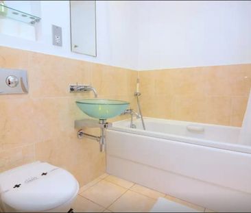 2 Bed Flat, Block Wharf, E14 - Photo 5