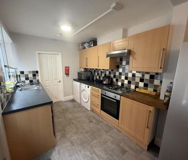 4 bedroom terraced house to rent - Photo 4