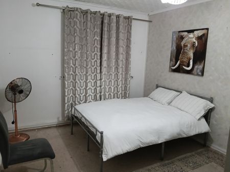 Room in a Shared Flat, Essington Street, B16 - Photo 4