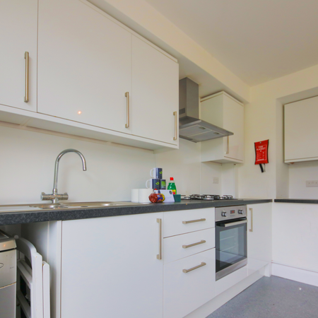 Lovely house with garden, close to Universities Room F - Photo 3