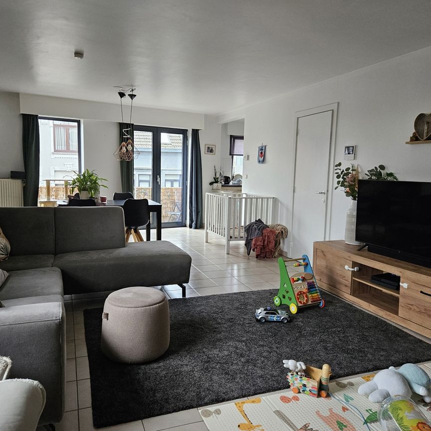Ruim duplex-appartement met terras in het centrum - Foto 1