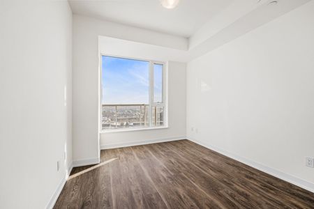 For Lease - 2 David Eyer Road Unit# 1131, Richmond Hill, Ontario - Photo 2