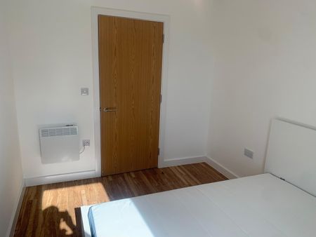 2 Bed Flat, Michigan Avenue, M50 - Photo 5
