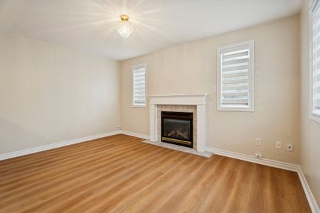 For Lease - 136 Marsellus Drive, Barrie, Ontario - Photo 4