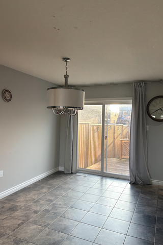 720 Victoria Road North - Photo 2