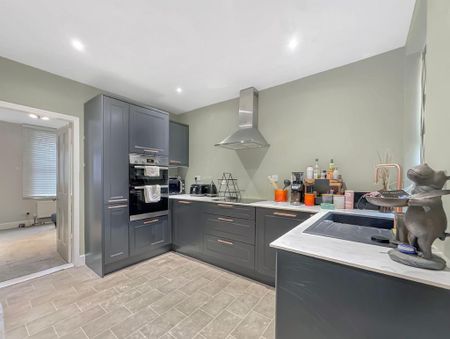 2 bedroom semi-detached house to rent - Photo 4