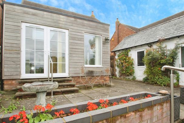 3 bedroom detached house to rent - Photo 1