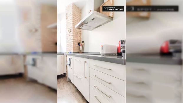 1-bedroom apartment for rent in Russafa - Photo 1