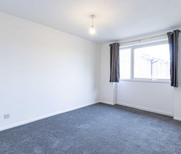 2 bed Flat for rent - Photo 6