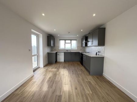 3 bedroom detached house to rent - Photo 5