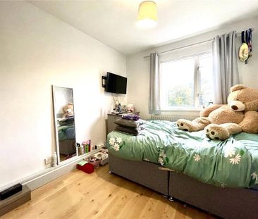 4 bedroom semi-detached house to rent - Photo 4