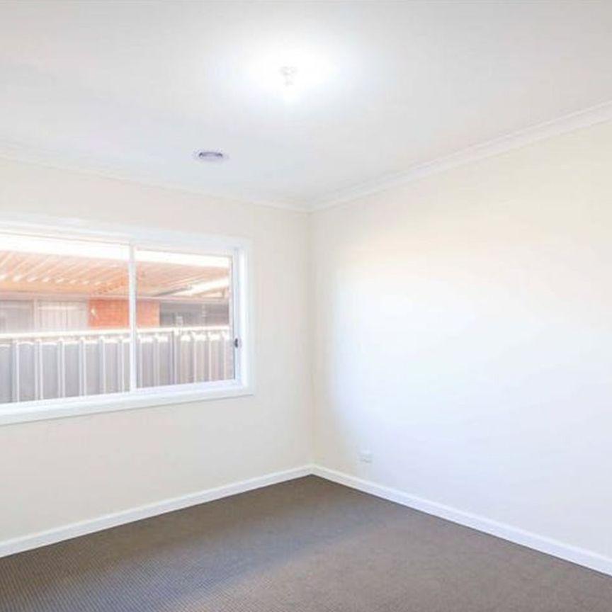 Modern Family Living in Sought-After Thurgoona - Photo 1