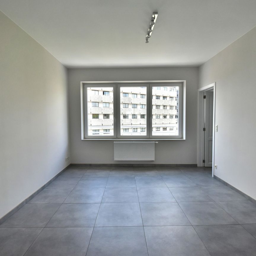 appartement te huur in Schaarbeek - Photo 1