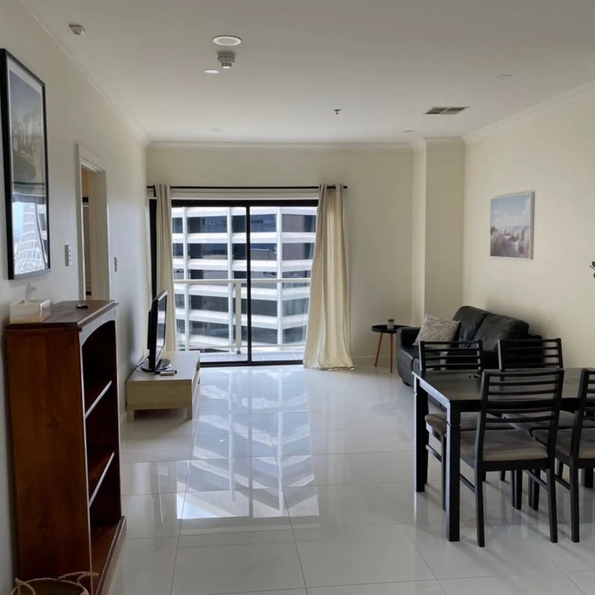 Fully Furnished 2-Bedroom Apartment in Prime CBD Location - Photo 1