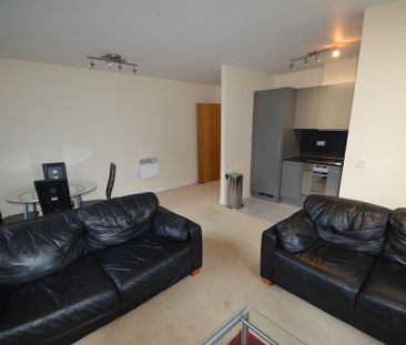 2 bedroom flat to rent - Photo 3