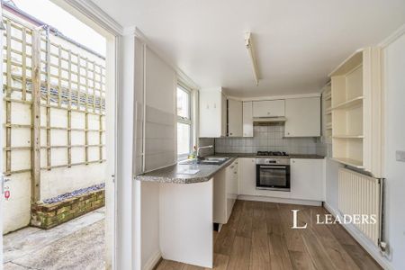 2 bedroom semi-detached house to rent - Photo 3