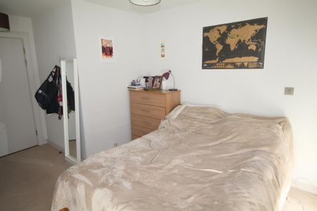 3 bedroom ground floor maisonette to rent - Photo 4