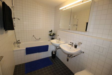 SPACIEUX 4,5 pièces de 136 m2 situé dans un immeuble moderne - Foto 5