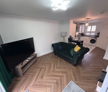 2 bedroom semi-detached house to rent - Photo 3