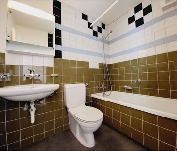 Living in the countryside and yet central! - Photo 1