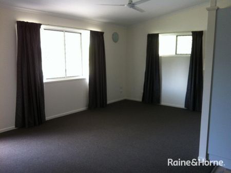 3 BEDROOM HOME ANDERGROVE - Photo 4