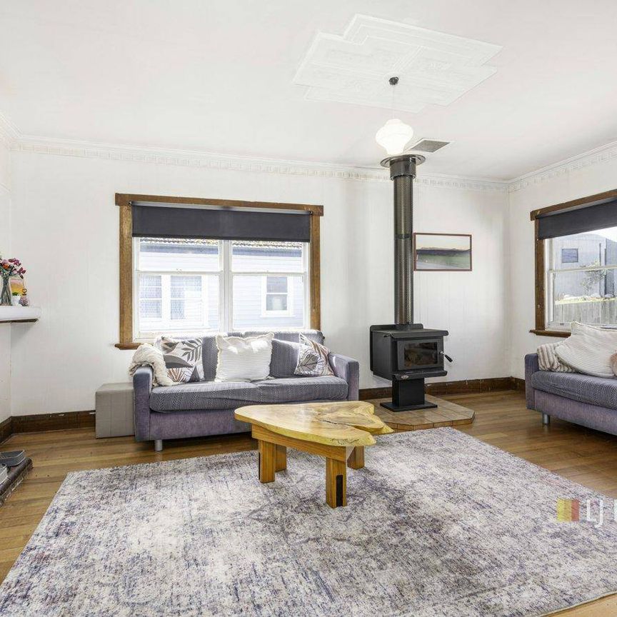 Comfortable Home in Convenient Quoiba Location - Photo 1