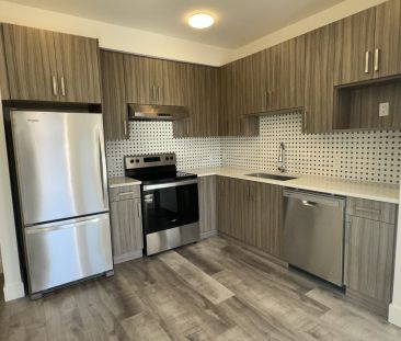 *Modern & Spacious 1 Bedroom & 1 Bath Condo – Pet ok! * - Photo 3